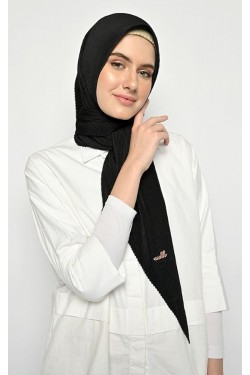 Suria Segitiga Instan Pleats Black